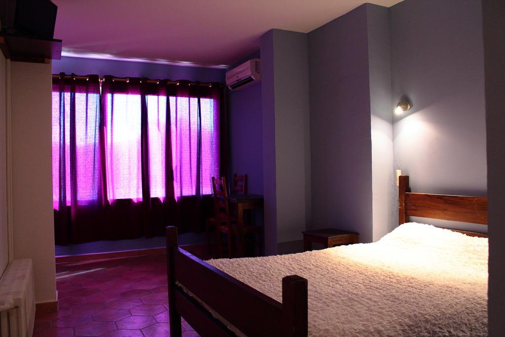 Hotel Le Couloubrier Le Muy Room photo
