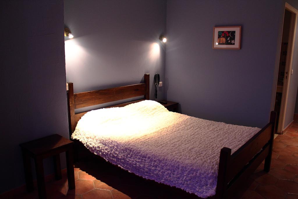 Hotel Le Couloubrier Le Muy Room photo