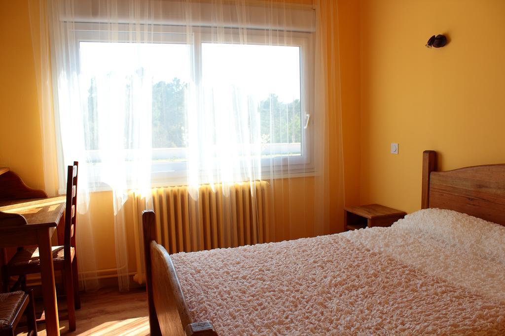 Hotel Le Couloubrier Le Muy Room photo
