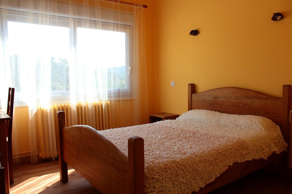 Hotel Le Couloubrier Le Muy Room photo