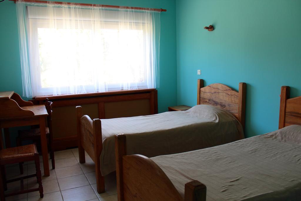 Hotel Le Couloubrier Le Muy Room photo